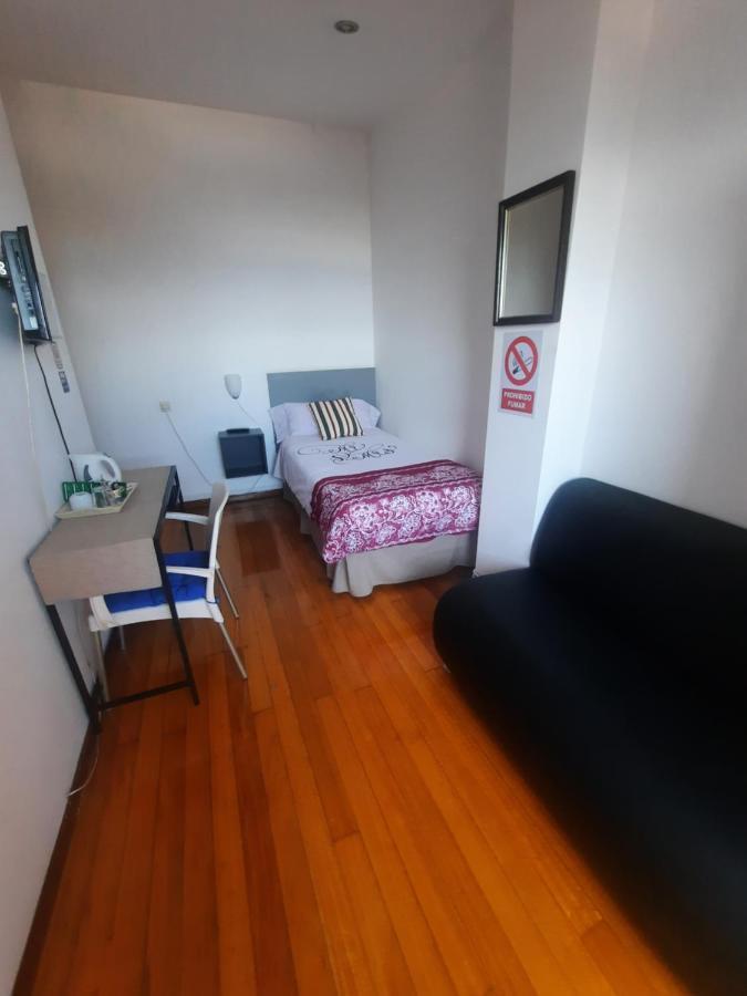 Hospedaje Lopez A Coruna Bagian luar foto